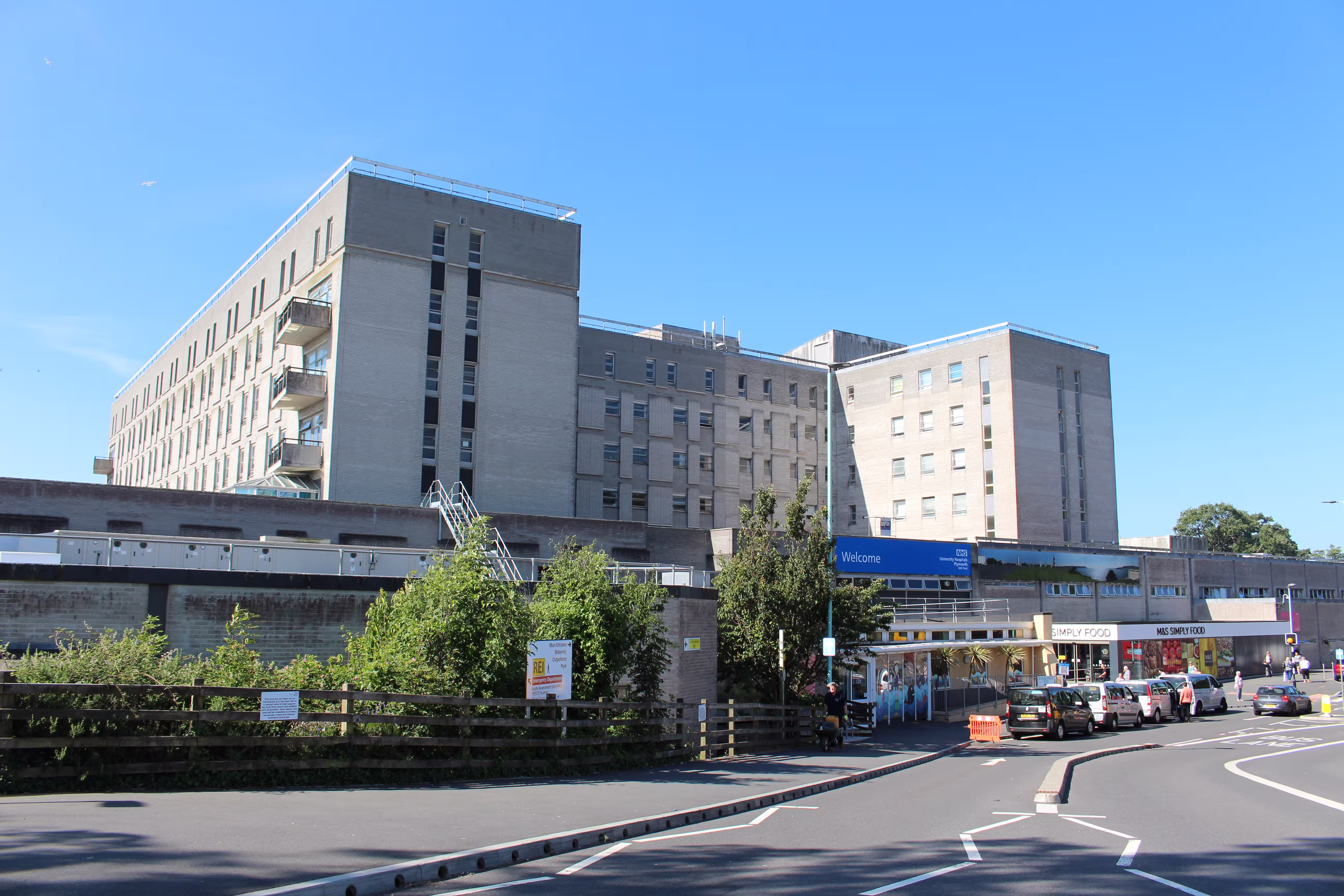 Derriford Hospital - A&E Department in PLYMOUTH, Devon - Current wait time: 0 minutes